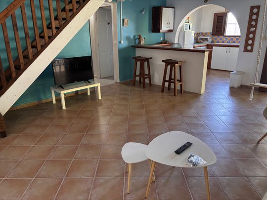 Location Maison 3 pièces 62m² STE ROSE 97115 - Photo 1