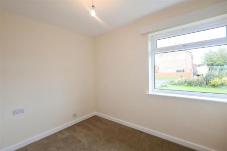 2 bedroom bungalow to rent - Photo 3