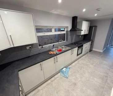 3 bedroom House To Let - Photo 5