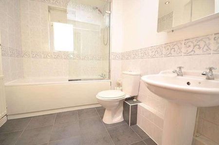 St. Marys Lane, Upminster, Essex, RM14 - Photo 3