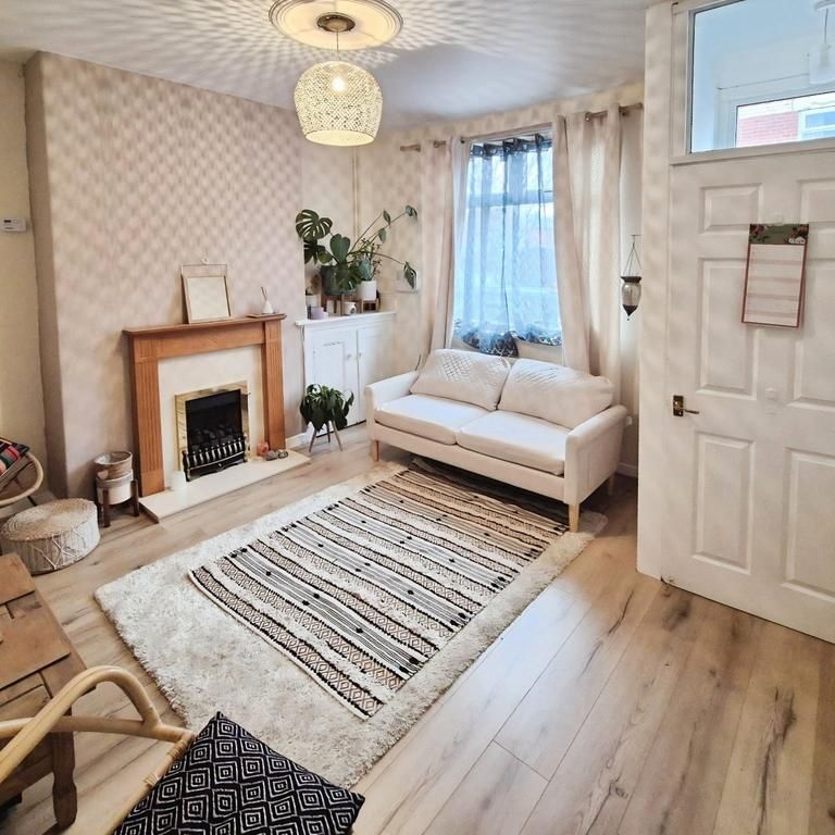 2 bedroom terraced house to rent - Photo 1