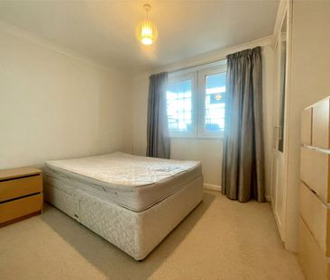 Alencon Link, Basingstoke, Hampshire, RG21 - Photo 3