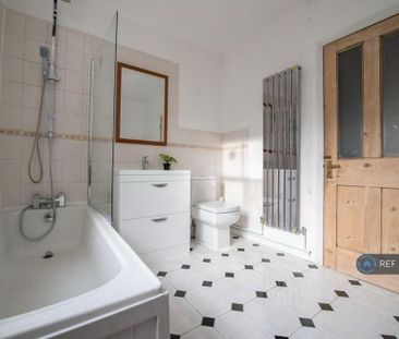 1 bedroom in a house share to rent - Photo 6