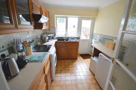 Homewood Close, New Milton, Hampshire, BH25 - Photo 4