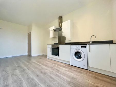 1 bedroom Flat To Let Total Size: 593 SQ FT - Photo 3