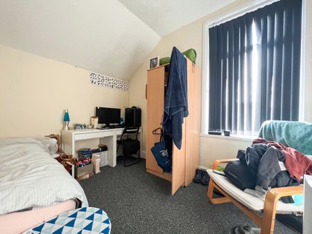 Pen-Y-Wain Road, Roath - Photo 5