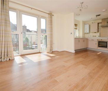 2 bedroom apartment to rent - Photo 2