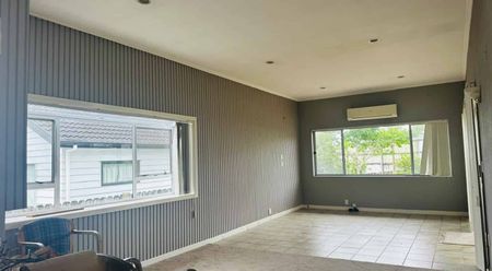 Modern Family Living in the Heart of Mt Roskill - Photo 3