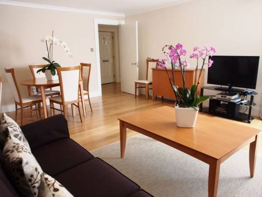 KENSINGTON HIGH STREET, W8, London - Photo 1