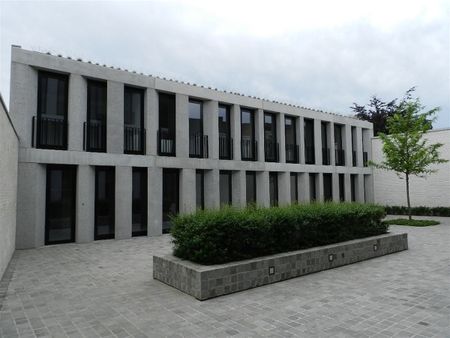 Exclusieve moderne woning met gemeenschappelijke binnentuin en ondergrondse autostaanplaats. - Photo 4