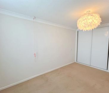 2 bedroom retirement property to rent - Photo 4