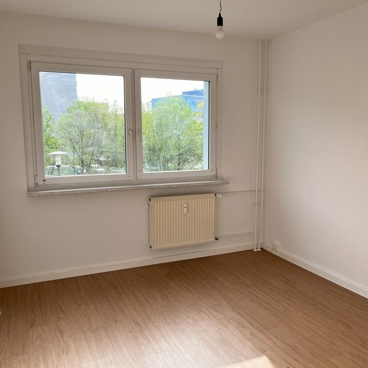 Wo das Leben so spielt…freie 3-Zimmer-Wohnung in der 1 Etage mit Balkon - Foto 1