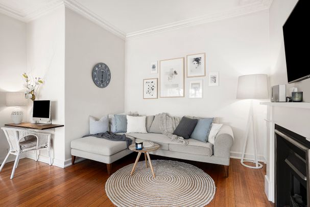 1/272 Hawthorn Road, Caulfield VIC 3162 - Townhouse For Rent | Domain - Photo 1