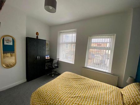 1 bed house share to rent in Harold Street, Burnley, BB11 - Photo 2