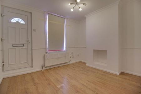 2 bedroom terraced house to rent - Photo 4