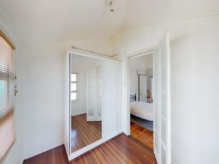 Furnished three bedroom home in The Range! - Photo 2