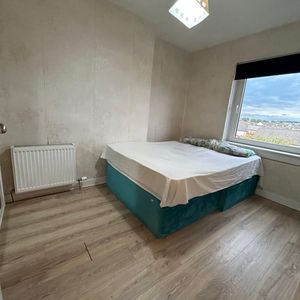 2 bed Maisonette in South Gyle Wynd , Edinburgh, EH12 9EY - Photo 2