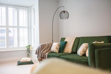 4 bedroom townhouse to rent - Photo 2