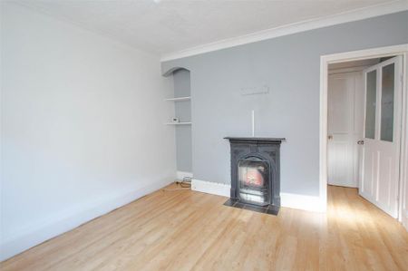 2 bedroom terraced house to rent - Photo 4