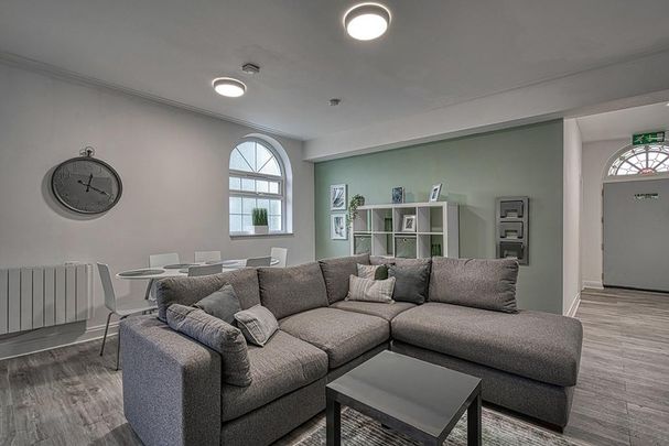 1 bedroom in a house share to rent - Photo 1