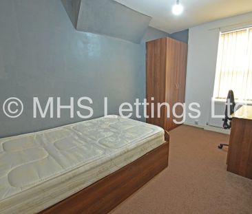 4 Bedroom Mid Terraced House for rent in Harold Road - Photo 6