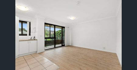 Quiet 1 Bedroom Apartment in a Fantastic Location - Photo 5