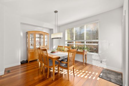 Beautiful Detached Home in Cambria at Rosemary Heights! - Photo 2