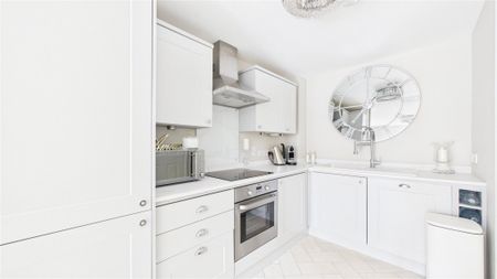 John Norman Grove, Lightwater - 1 bedroomProperty for lettings - Seymours - Photo 3