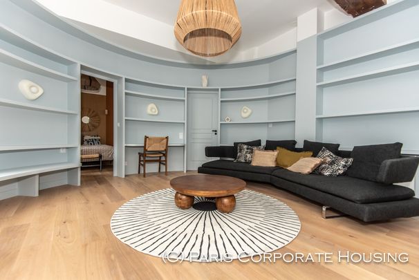 Rue du Marché des Blancs Manteaux, - Photo 1