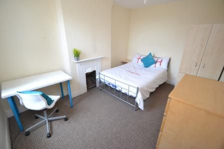 Harrington Drive, Lenton, Nottingham, NG7 - Photo 3