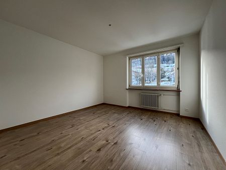 Charmante Wohnung mit Gartensitzplatz - befristet bis 30.09.2025! - Photo 2