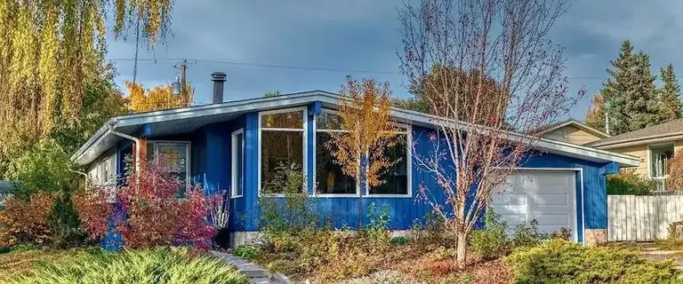 Mid-century style 3 bdr, 1.5 bath | Calgary - Photo 1