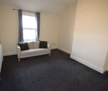 To Let 2 Bed Apartment - Photo 1