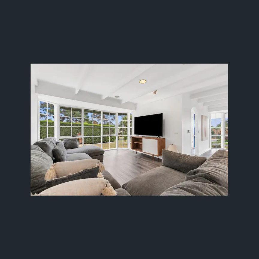 Newly renovated delight with a view - Photo 1