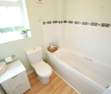 4 bedroom detached house to rent - Photo 5