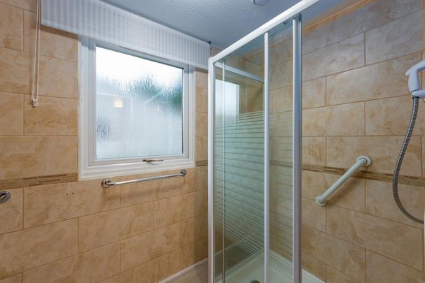 1 bedroom semi-detached bungalow to rent - Photo 1