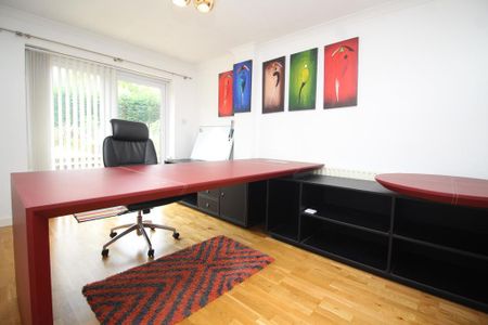 4 bedroom detached house to rent - Photo 4