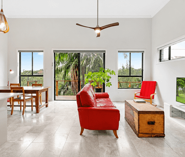 Contemporary Riverside Living – Space, Style & Tranquility! - Photo 1