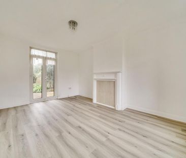 4 bedroom semi-detached house to rent - Photo 1