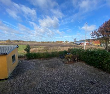 Lys og skøn 2-værelses lejlighed med udsigt til natur i Hobro - Foto 2