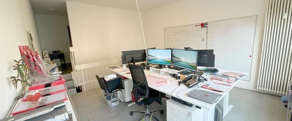 Helle Wohnung auf zwei Ebenen mit eigenem Keller und Außenstellplatz - Foto 1