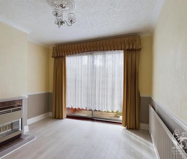 Benhurst Avenue, Hornchurch, RM12 - Photo 2