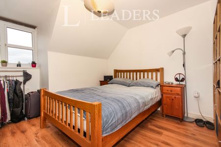 3 bedroom house to rent Sir Toby Belch Drive, Warwick, CV34 - Photo 3