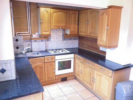 2 bedroom terraced house to rent - Photo 4