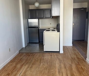 1 BDRM/1 BATH - 115 3RD AVE S - Available Now - Photo 5