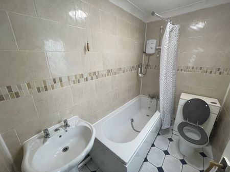 Camborne, Camborne, TR14 - Photo 5