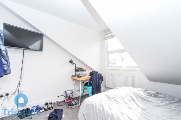 2 bed Apartment for Rent - Photo 1