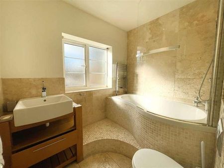 Fieldbank Road, SK11 - Photo 2