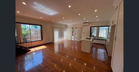 Spacious Two‐Storey Home in a Quiet Location – Inspection by Appointment - Photo 3