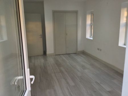 2 Bed Flat, Parchmore Road, CR7 - Photo 5